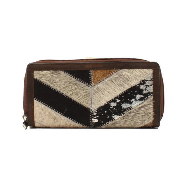 ANGEL RANCH CLUTCH WALLET WITH COWHIDE D330003202